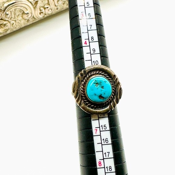 Vintage Navajo Signed Silver Turquoise Ring - Picture 13 of 14
